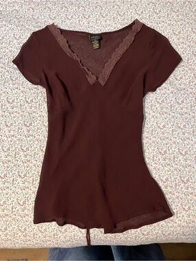 Vintage-style Lace Trim Burgundy V-Neck Top with tie in back. Small Y2K